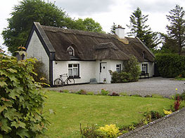 Emyvale Cottage - Thatched Holiday Cottage